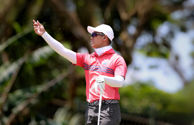 Chan fuels title drive with 2nd 70, ties for lead Chan fuels title drive with 2nd 70, ties for lead