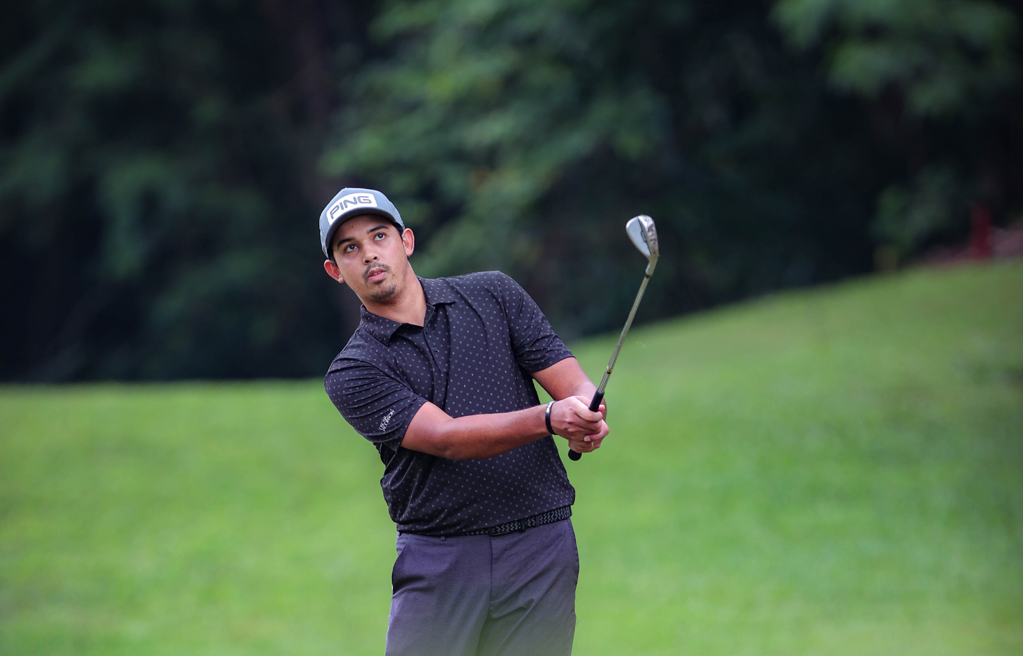 2 eagles propel Jahns to 5-shot lead
