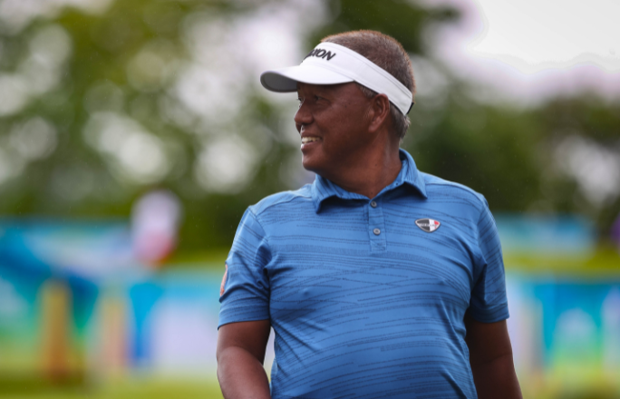 Lascuña dominates despite weather delays, leads with solid 67 Lascuña dominates despite weather delays, leads with solid 67