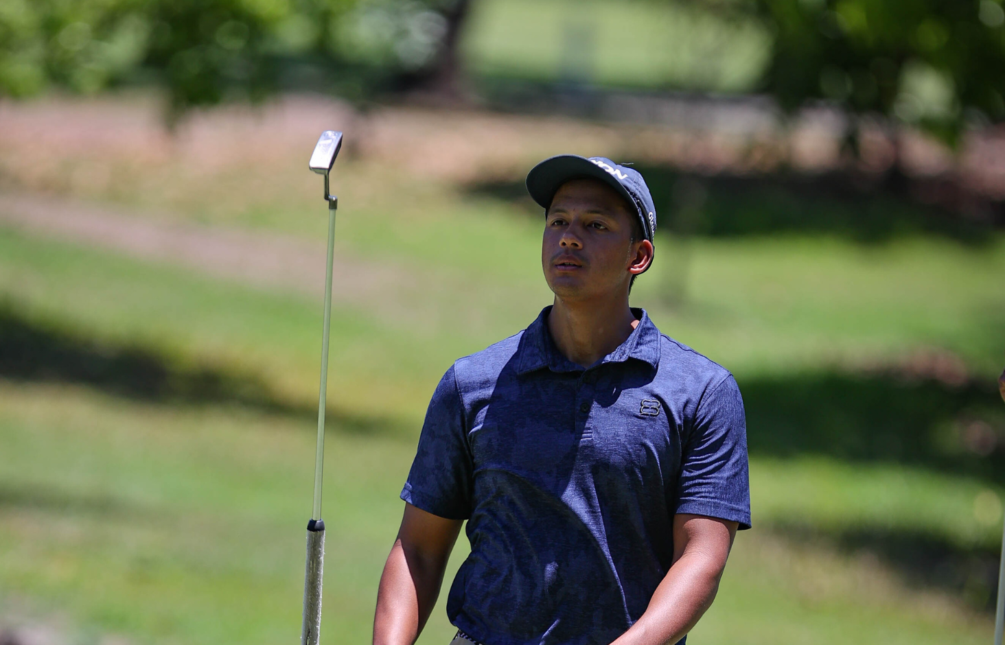 Monsalve wavers, but clings to 1-shot lead vs Que Monsalve wavers, but clings to 1-shot lead vs Que