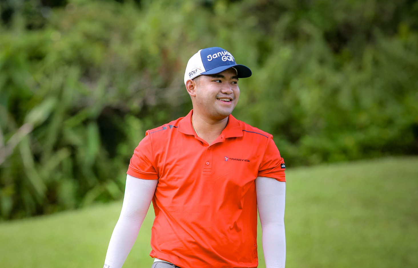 Corpus grinds a 69 to lead at ICTSI Caliraya as Que slips