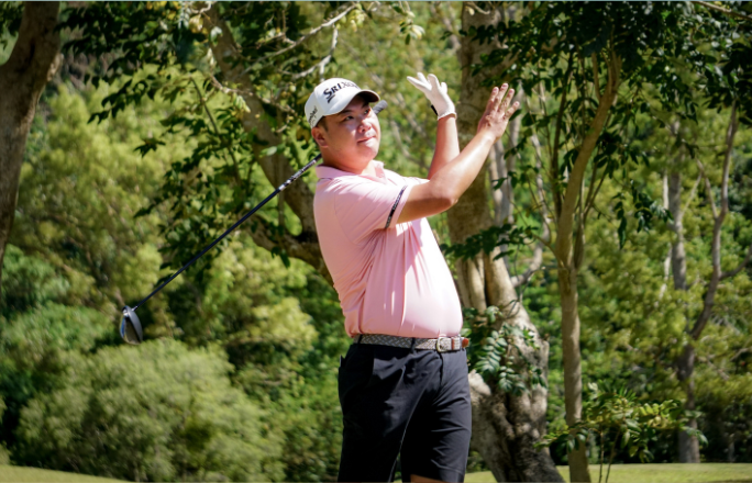 Song reclaims 2-shot lead in wild shootout